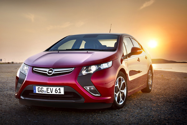Opel Ampera gewinnt die Auto Trophy zum zweiten Mal