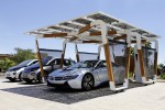 BMW i8 im Design-Solar-Carport