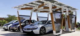 Nachhaltiges Laden des Plug-In-Hybrid-Sportwagen BMW i8 – dank Solar-Carport