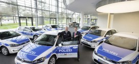 Blau-Weiss und Elektrisch: Sieben VW e-Golf für die Polizei