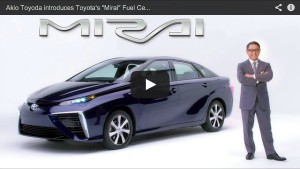 Akio Toyoda stellt den Toyota Mirai vor