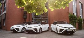Städtischer Fuhrpark von Hürth um drei Toyota Mirai erweitert