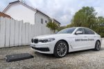 BMW 530e iPerformance mit Induktiver Ladetechnologie